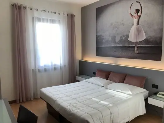 Tek Büyük Yataklı Oda, 1 Çift Kişilik Yatak