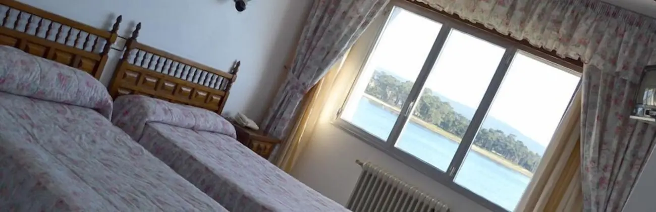 Tek Büyük veya İki Ayrı Yataklı Oda, Deniz Manzaralı