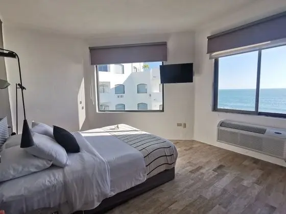 Suite, 2 Bedroom, 3 Queen Beds