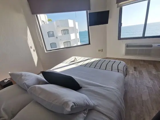 Suite, 2 Bedroom, 3 Queen Beds