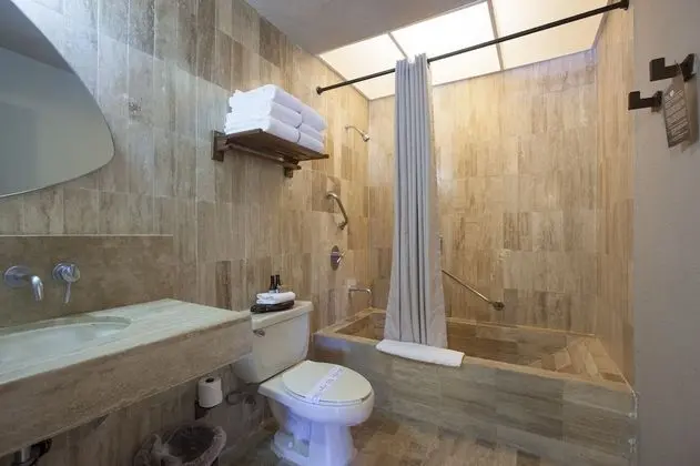 Suite, 2 Bedroom, 3 Queen Beds