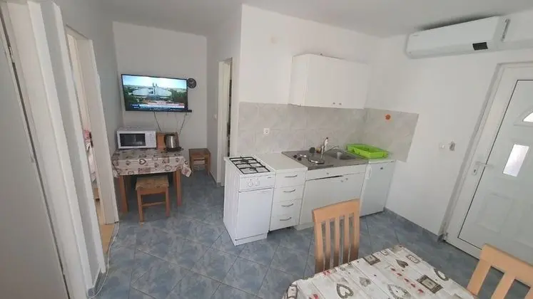 Apart Daire (Gavro - 20 m from the sea - A1(4))