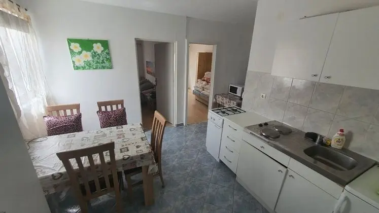 Apart Daire (Gavro - 20 m from the sea - A1(4))