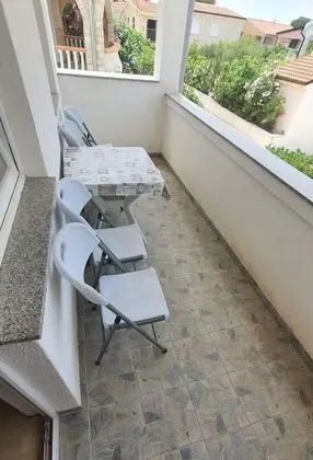 Apart Daire (Gavro - 20 m from the sea - A1(4))