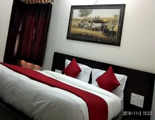 Deluxe Tek Büyük Yataklı Oda (AC)