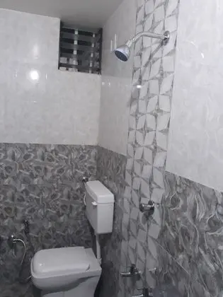 Deluxe Tek Büyük Yataklı Oda (AC)
