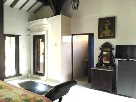 Villa (Four Persons)