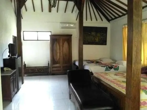 Villa (Four Persons)