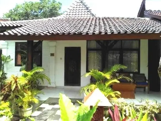 Villa (Four Persons)