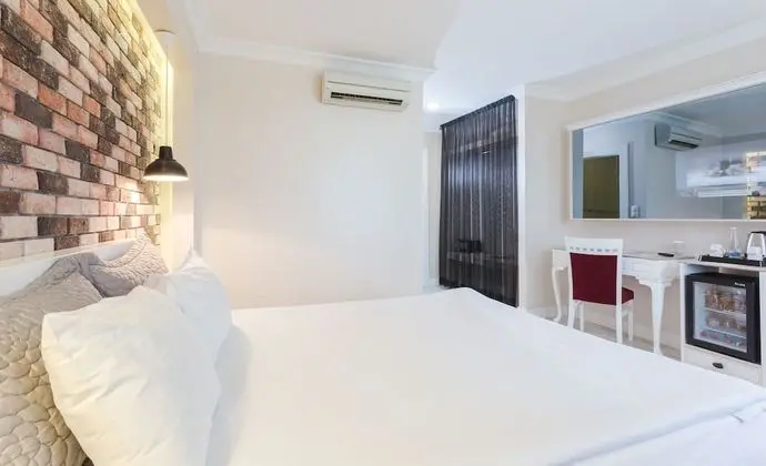 Deluxe Tek Büyük Yataklı Oda