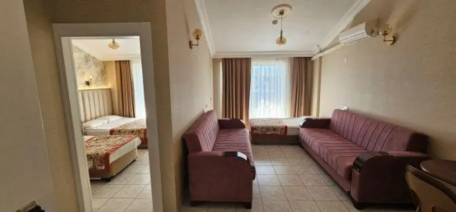 Aile Odası,havuz Tarafı,balkonlu