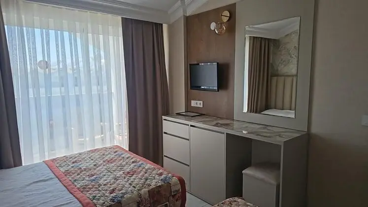 Aile Odası,havuz Tarafı,balkonlu