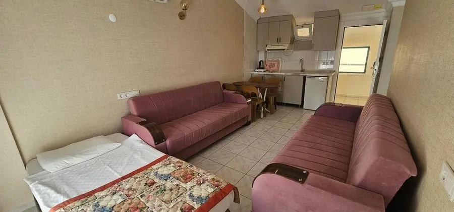 Aile Odası,havuz Tarafı,balkonlu