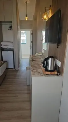 Standart Oda Anex Bina,kara Tarafı,balkonlu