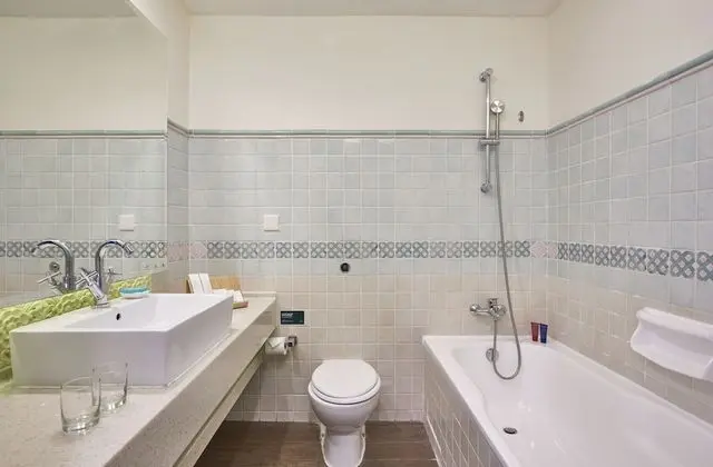 Basic Tek Büyük veya İki Ayrı Yataklı Oda
