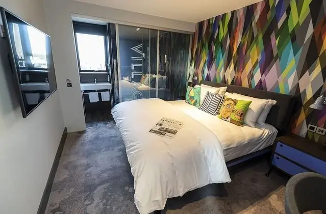Club Tek Büyük Yataklı Oda (FREE Gym & Pool Access)