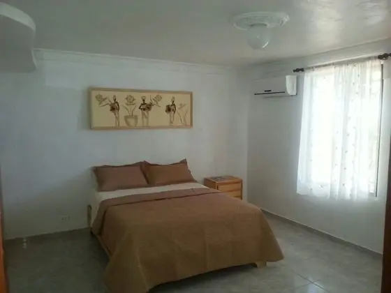 Tek Büyük Yataklı Oda (Beach View)