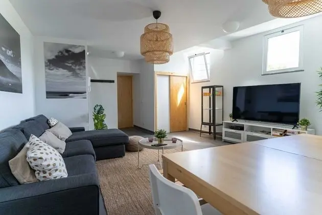 Basic Oda, 1 Büyük (Queen) Boy Yatak, Deniz Manzaralı