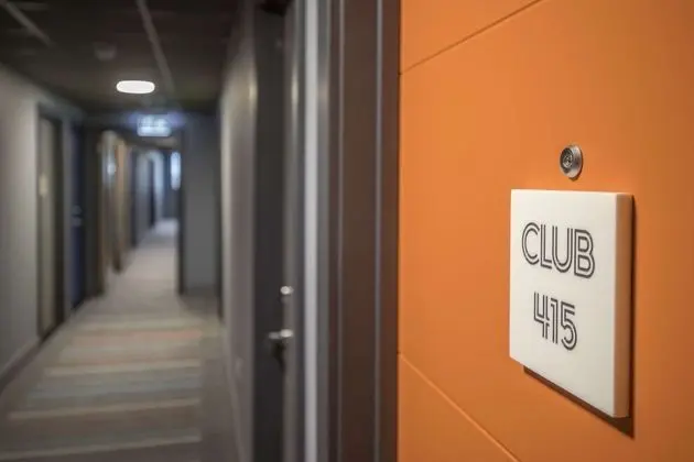 Club Tek Büyük Yataklı Oda (FREE Gym & Pool Access)