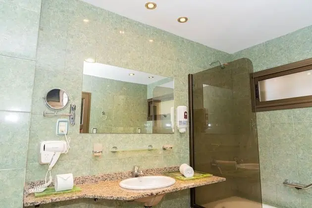 Standard Üç Kişilik Oda, Balkon
