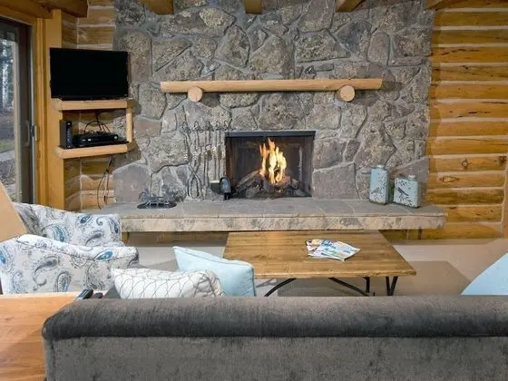 Ev (Village Center Condo)