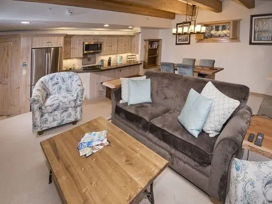 Ev (Village Center Condo)