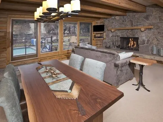 Ev (Village Center Condo)