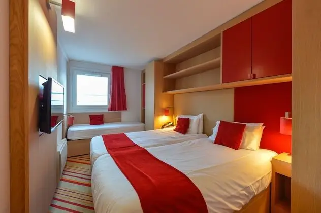 Basic Oda, 3 Tek Kişilik Yatak