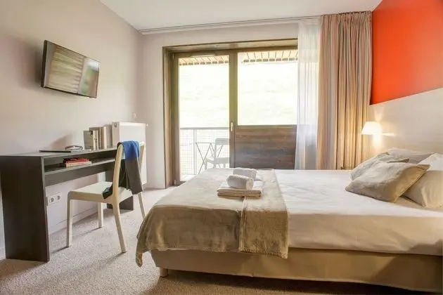 Tek Büyük veya İki Ayrı Yataklı Oda, Dağ Manzaralı