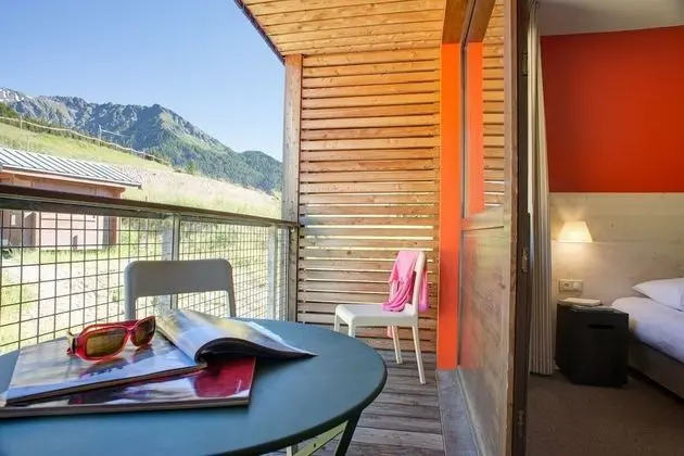 Tek Büyük veya İki Ayrı Yataklı Oda, Dağ Manzaralı