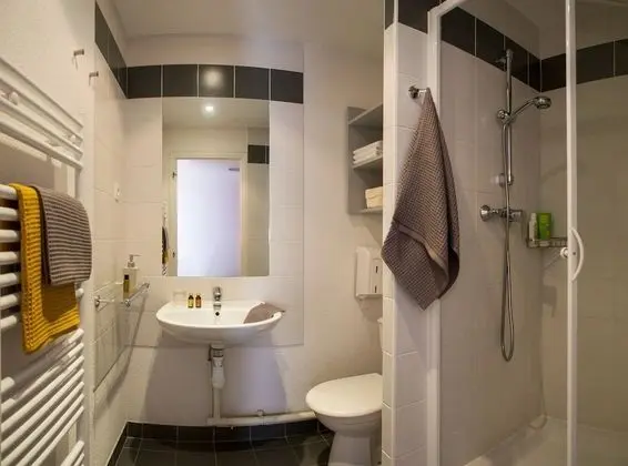 Tek Büyük veya İki Ayrı Yataklı Oda