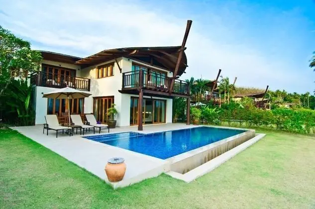 Villa, 3 Yatak Odası, Kişiye Özel Havuzlu, Denize Sıfır (Grand)