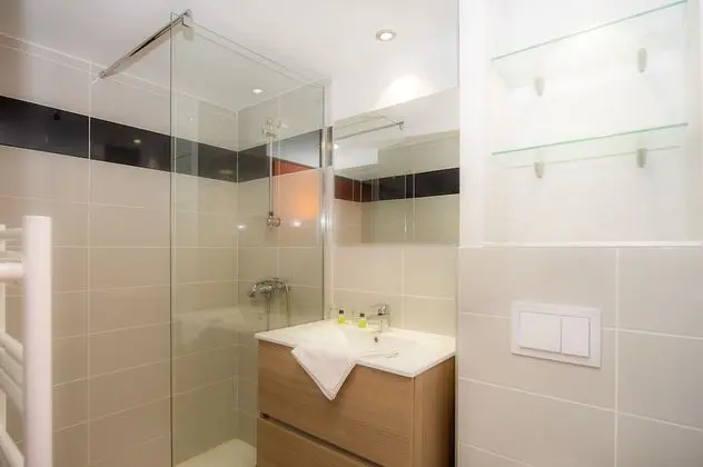 Tek Büyük Yataklı Oda, 1 Çift Kişilik Yatak