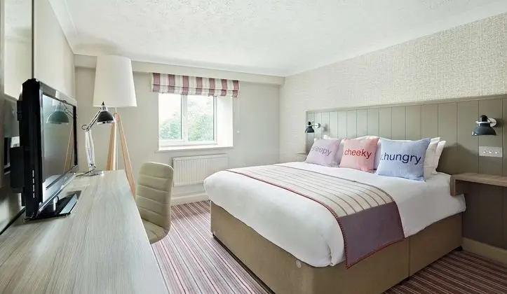 Club Oda (FREE Gym & Pool Access)