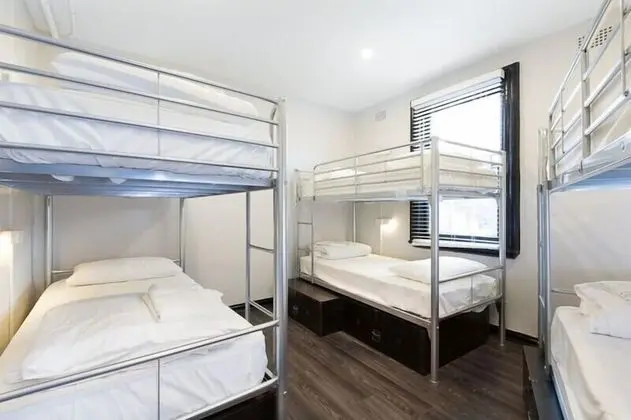8 Bed Mixed Dorm, Ensuite Bathroom