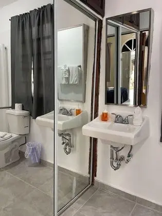 Tek Büyük Yataklı Oda, 1 Büyük (Queen) Boy Yatak, Engellilere Uygun, Havuz Manzaralı