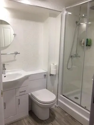Tek Büyük Yataklı Oda, Banyolu/Duşlu