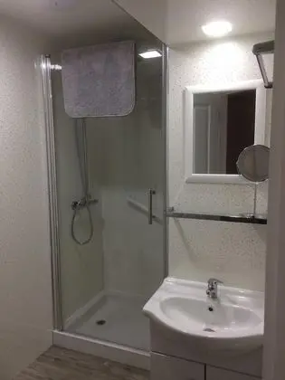 Tek Büyük Yataklı Oda, Banyolu/Duşlu