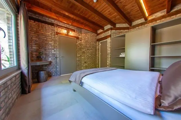 3+1 Suite,Bahçe Manzaralı,Hamamlı