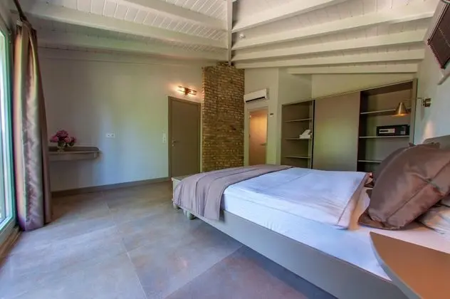 3+1 Suite,Bahçe Manzaralı,Hamamlı