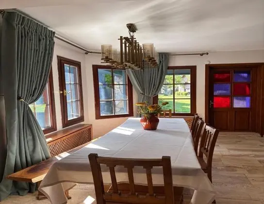 Four Bedroom Country Villa,Dağ Manzaralı