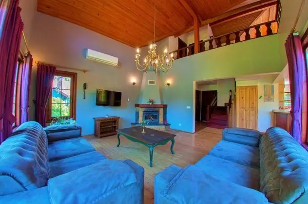 Four Bedroom Country Villa,Dağ Manzaralı