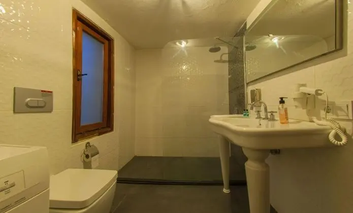 Four Bedroom Country Villa,Dağ Manzaralı