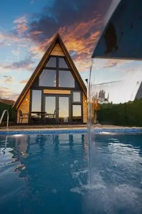 Bungalow, Doğa Manzaralı, Isıtmalı Özel Havuzlu