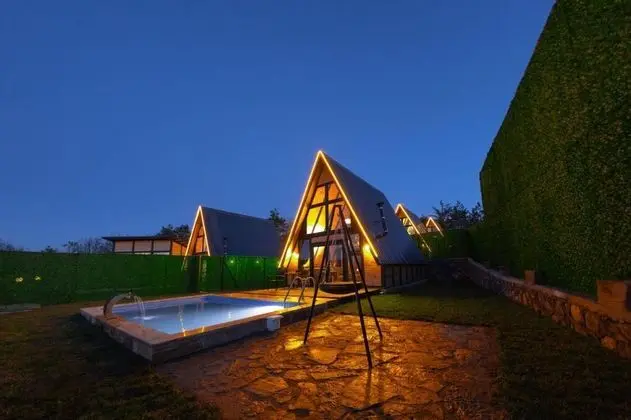 Bungalow, Doğa Manzaralı, Isıtmalı Özel Havuzlu