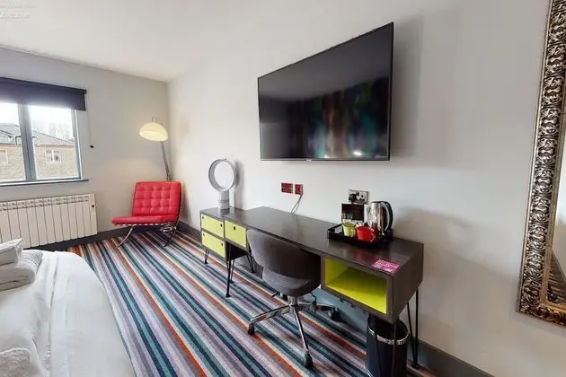 Double Room, 1 King Bed