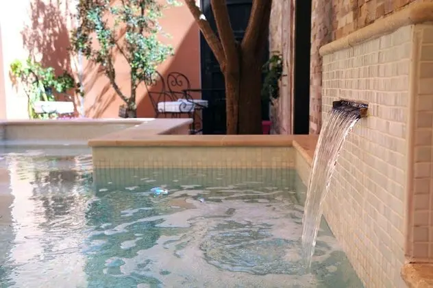 Deluxe Tek Büyük Yataklı Oda (Riad)