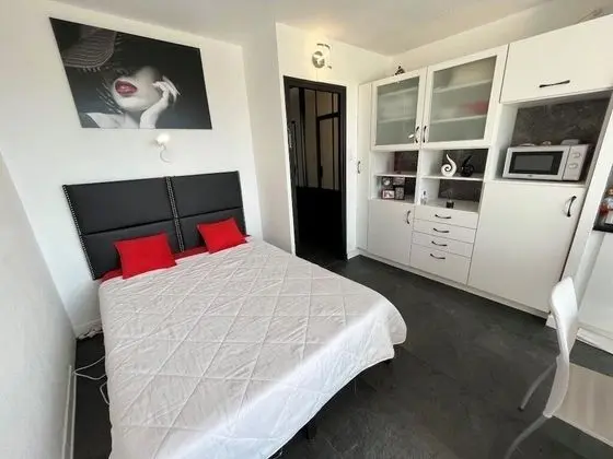 Luxury Stüdyo, 1 Büyük (Queen) Boy Yatak