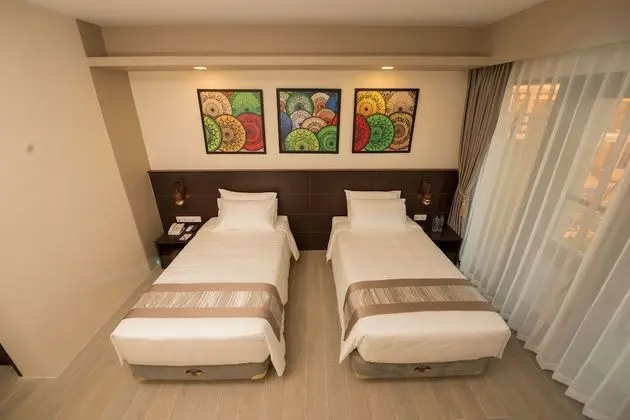 Deluxe İki Ayrı Yataklı Oda, Kısmi Deniz Manzaralı