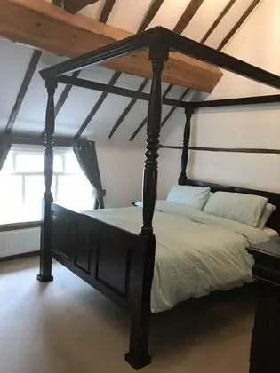 Kır Evi, 1 Büyük (Queen) Boy Yatak ve Çekyat
